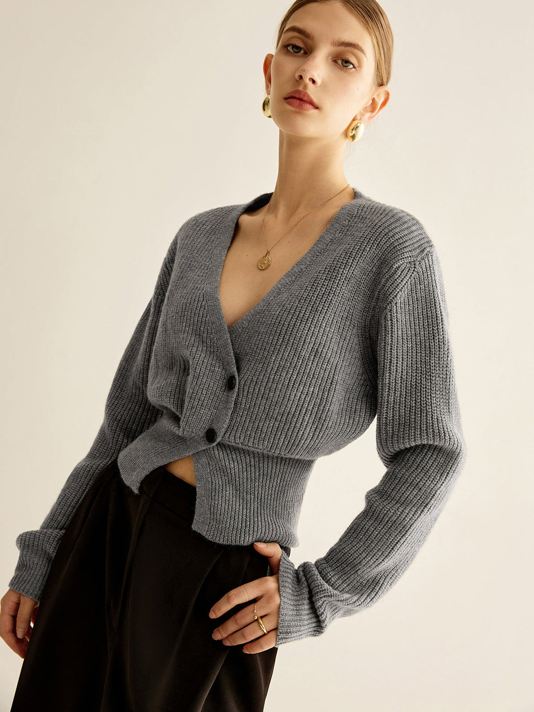 V Yaka Düğmeli Büzgülü Hırka