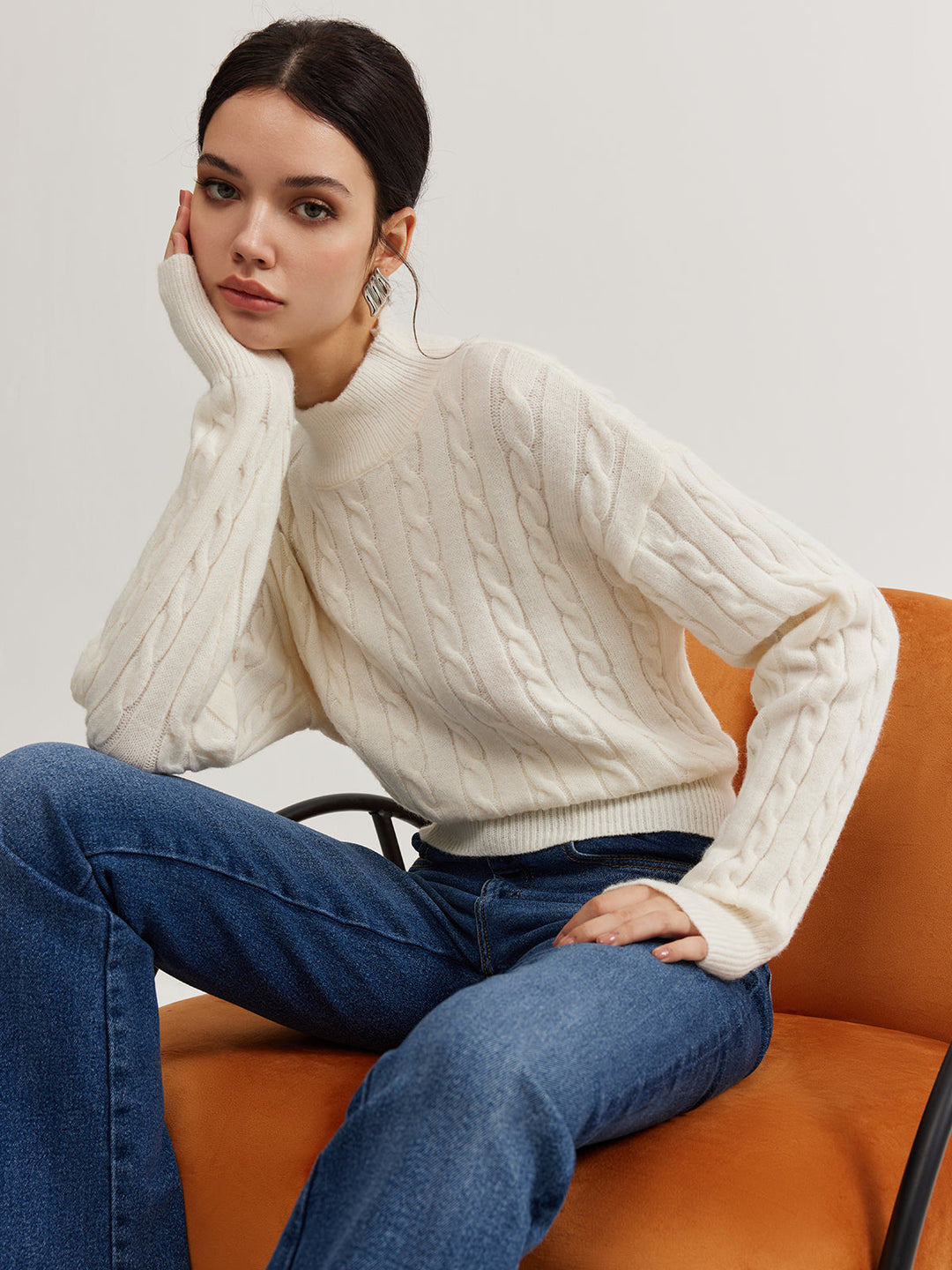 Düz Sırtı Açık Fiyonklu Örgü Üst