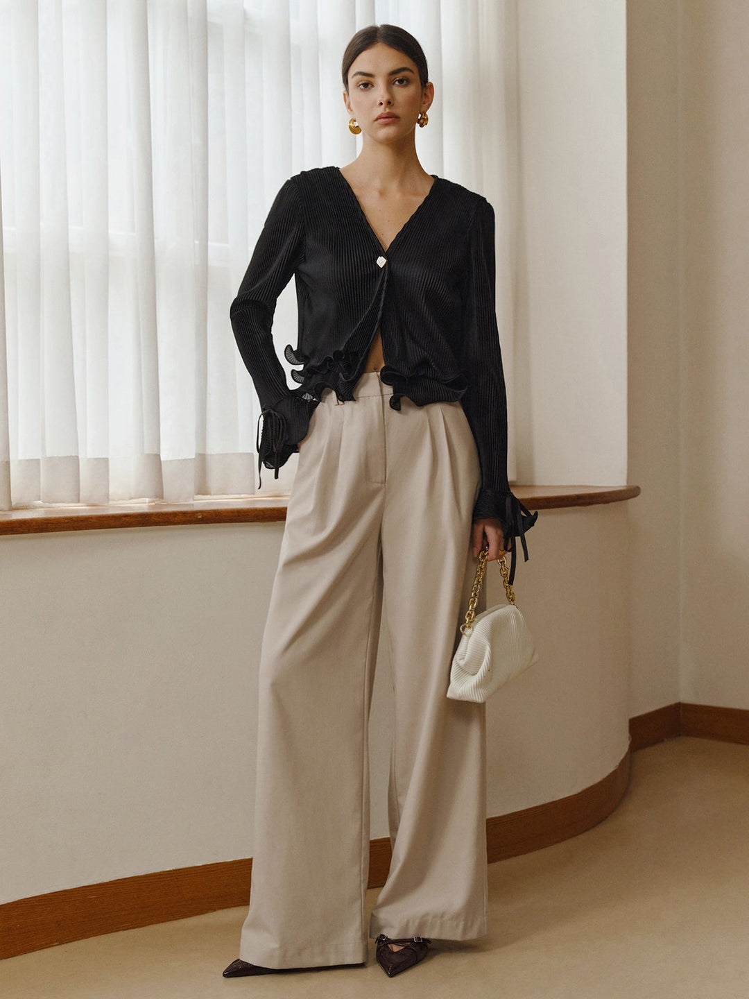 Volanlı Düğmeli Pliseli Bluz