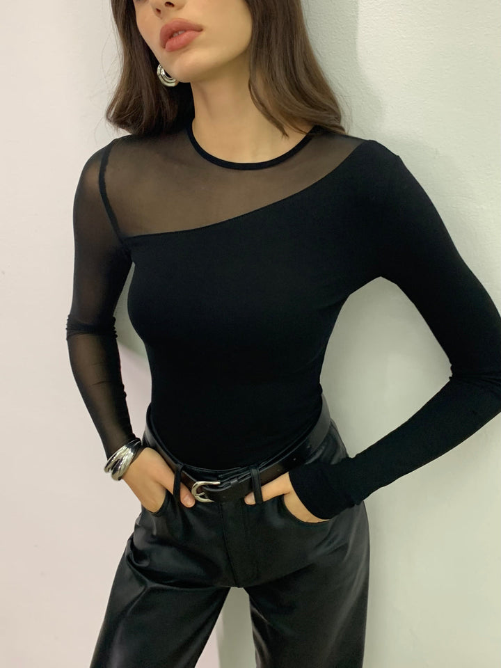 Asimetrik Şeffaf Panel Jersey Üst