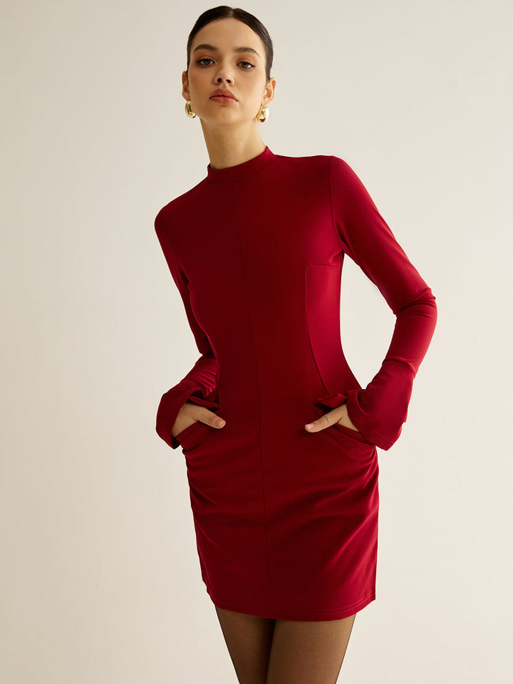 Düz Kenarlı Kısa Elbise