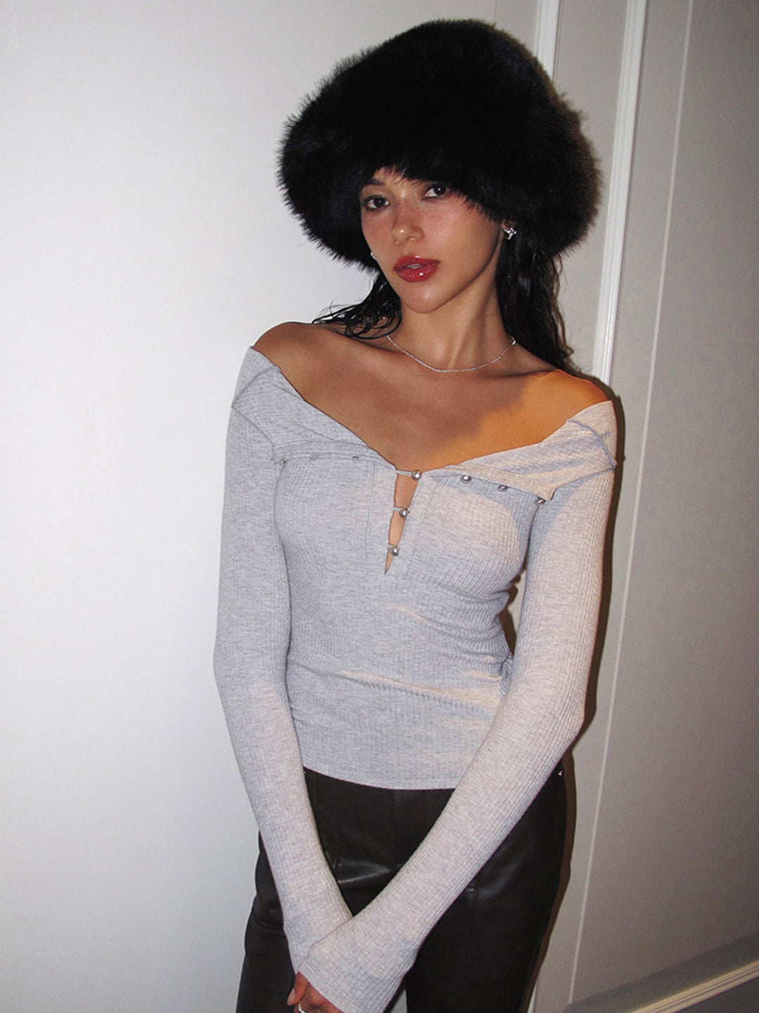 İnci Düğmeli Kesimli Dar Üst