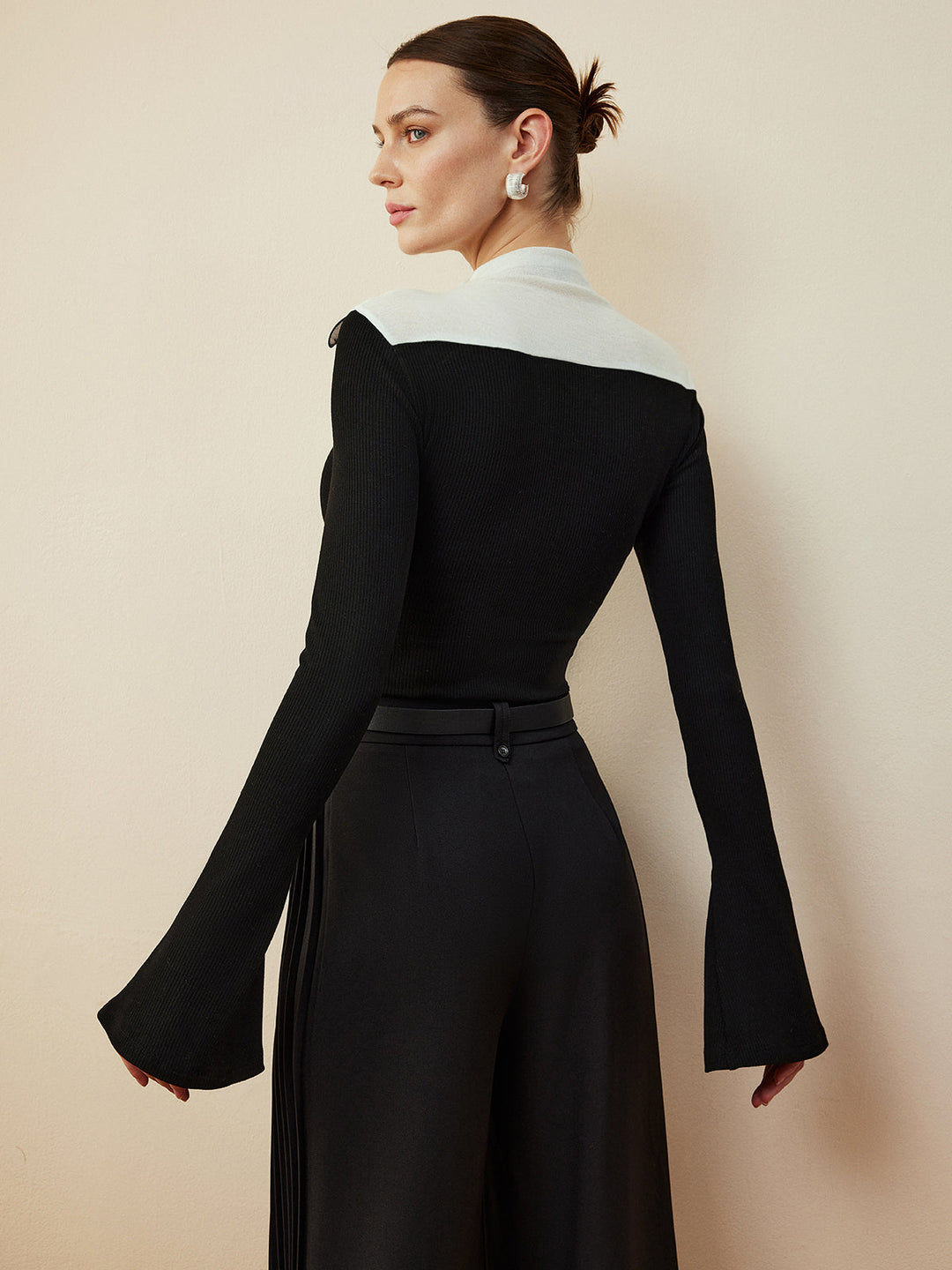 Romance Stand Yaka Volanlı Tişört