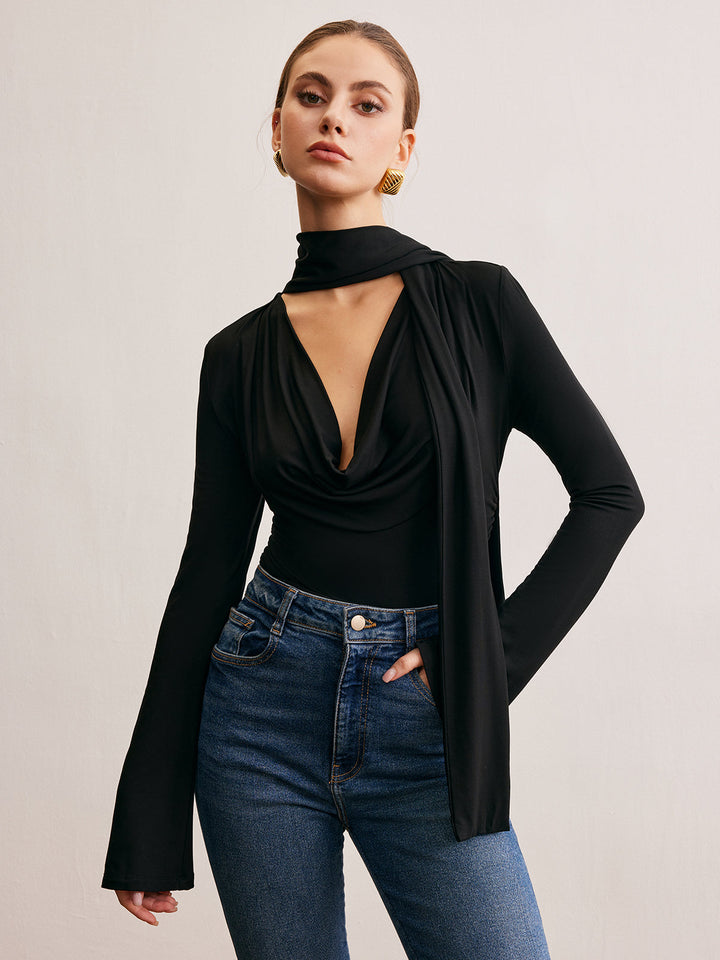 Kapşonlu Yaka Kurdeleli Tişört