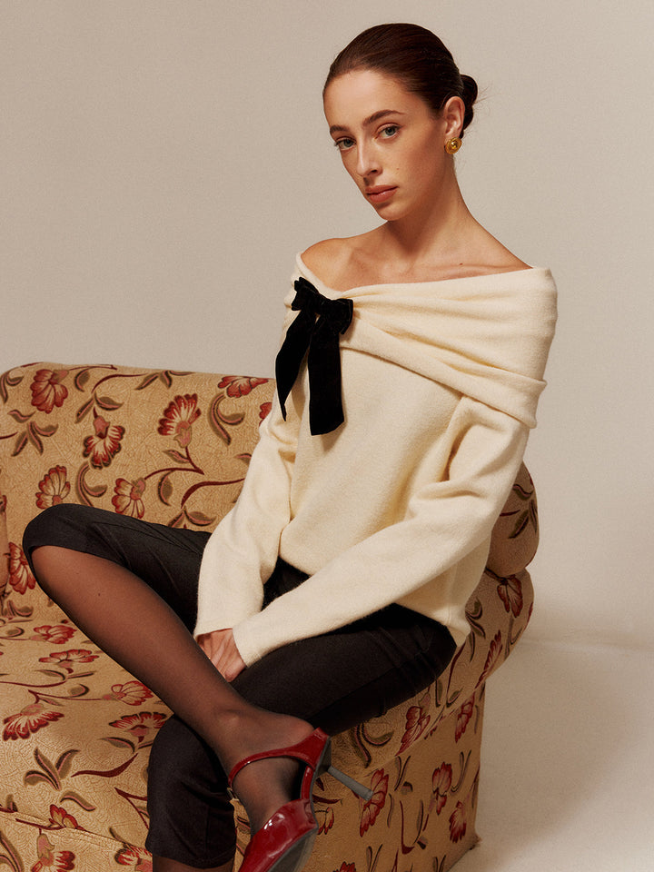 Kadife-Fiyonklu Omuz Açık Buruşuk Kazak