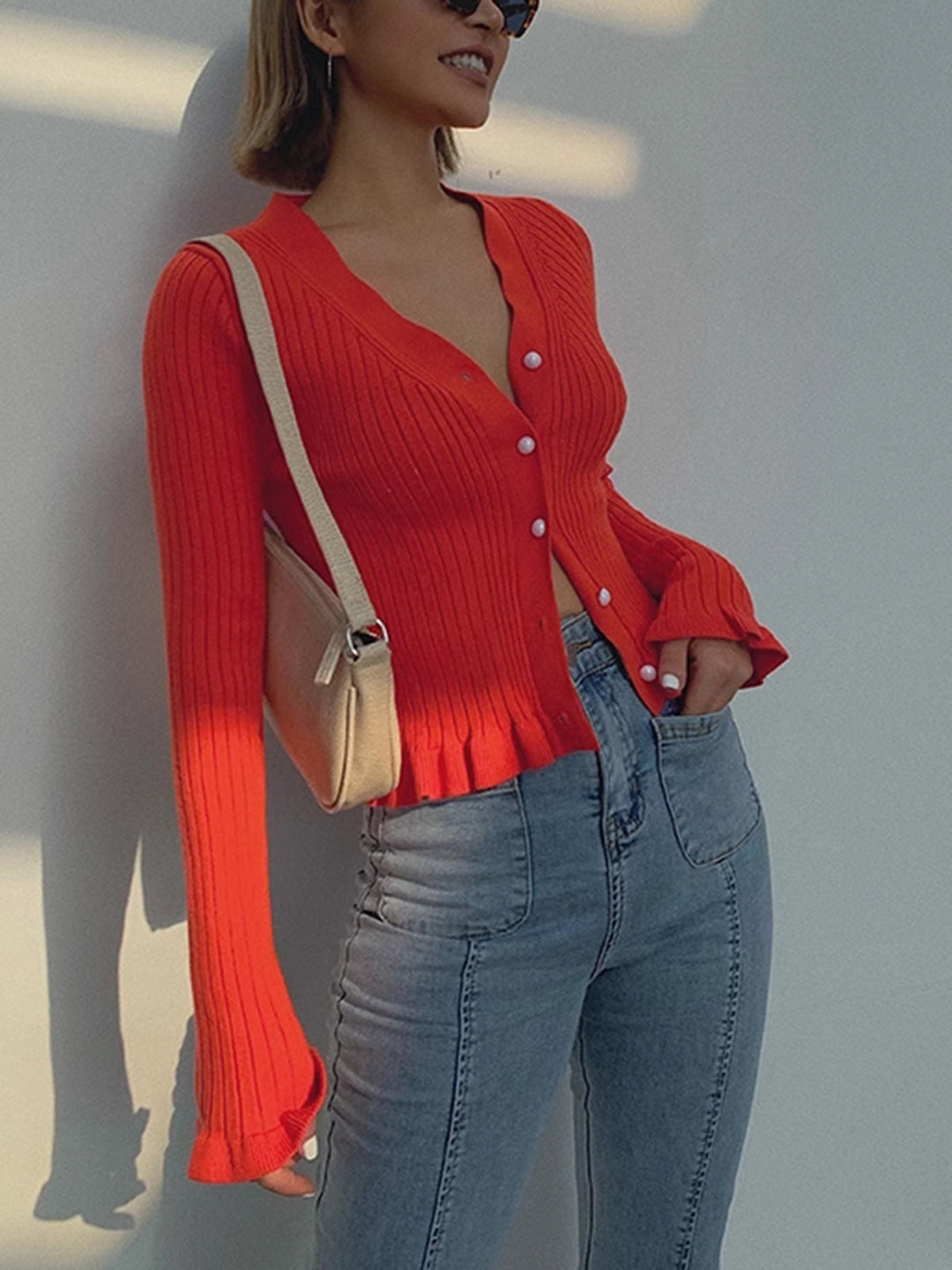 Fırfırlı Kenar İnci Düğmeli Uzun Kollu Hırka