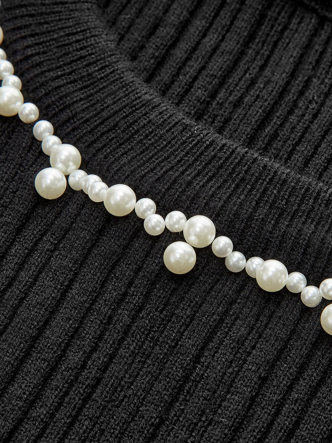 Boncuklu Dekorlu Volanlı Örgü Üst