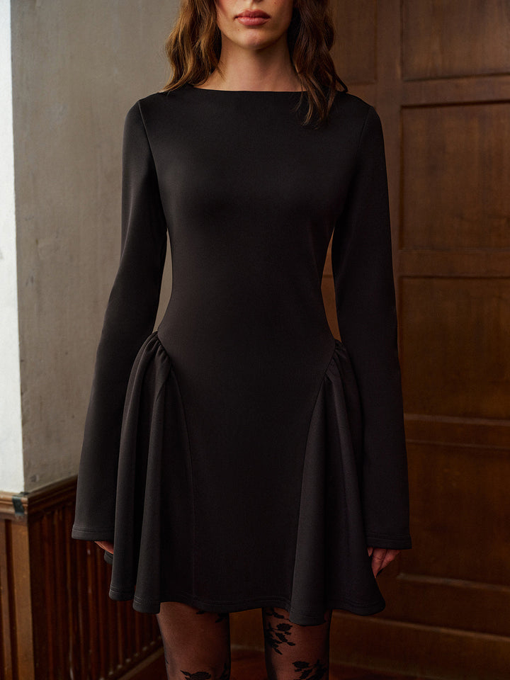 Düz Uzun Kollu Pileli Kısa Elbise