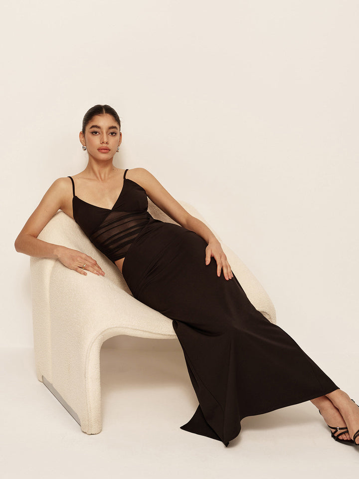 Yarı Şeffaf Düşük V Yaka Asimetrik Kırışık Elbise