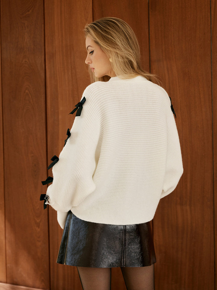 V Yaka Fiyonklu Dekor Kısa Hırka