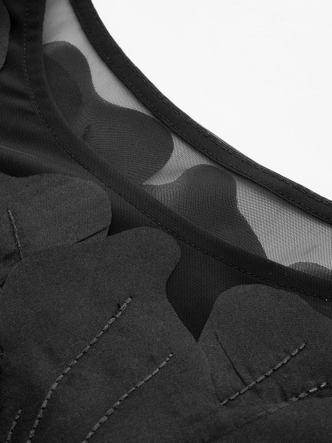 Yarı Şeffaf Çiçek Dekorlu İnce Bluz