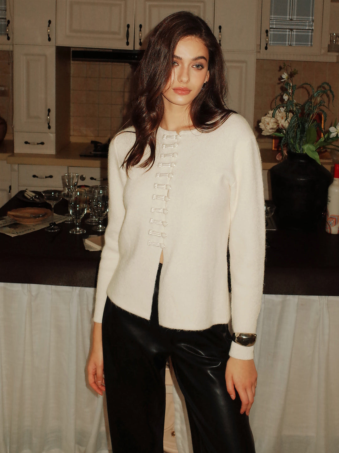 Yuvarlak Yaka Düğüm Düğmeli Örgü Üst