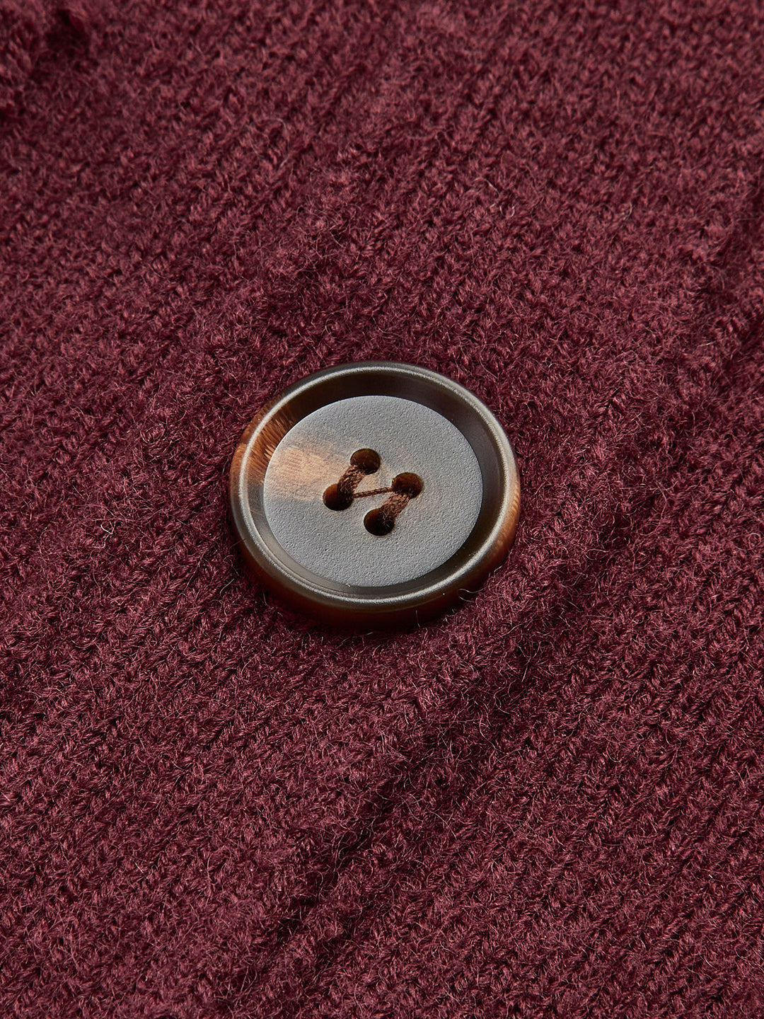 V Yakalı Bölünmüş Düğmeli Hırka