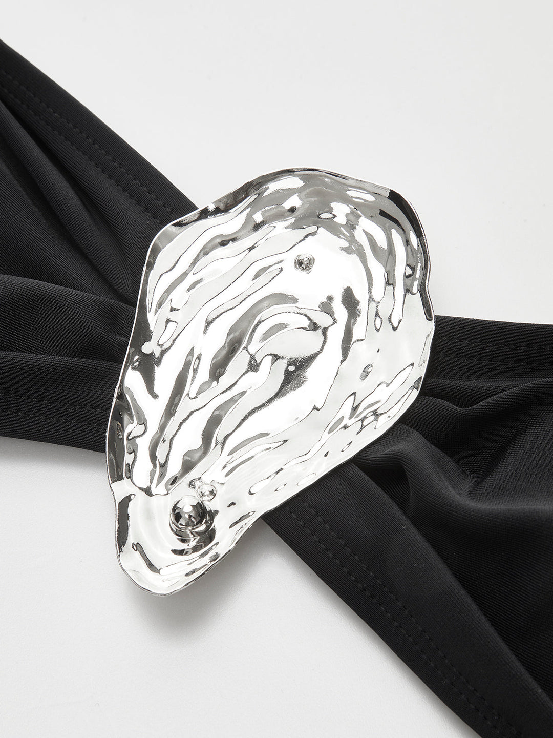 Metal Aksanlı Ön Bağcıklı Bikini Takımı