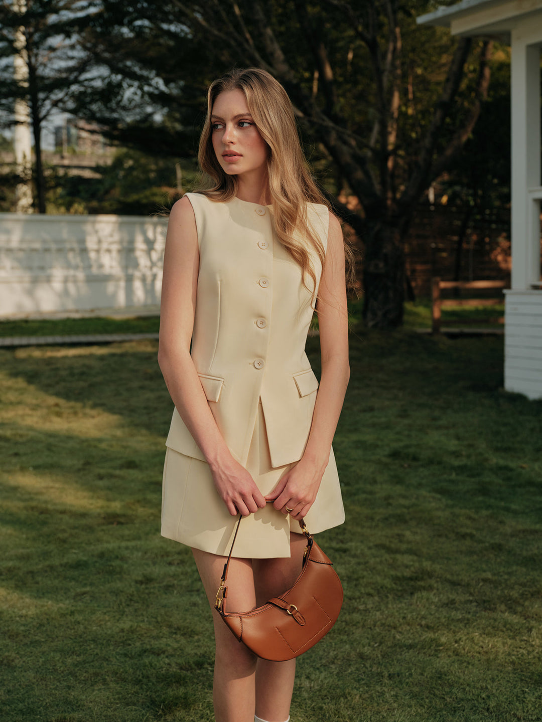 Şık Düğmeli Yırtmaçlı Yelek