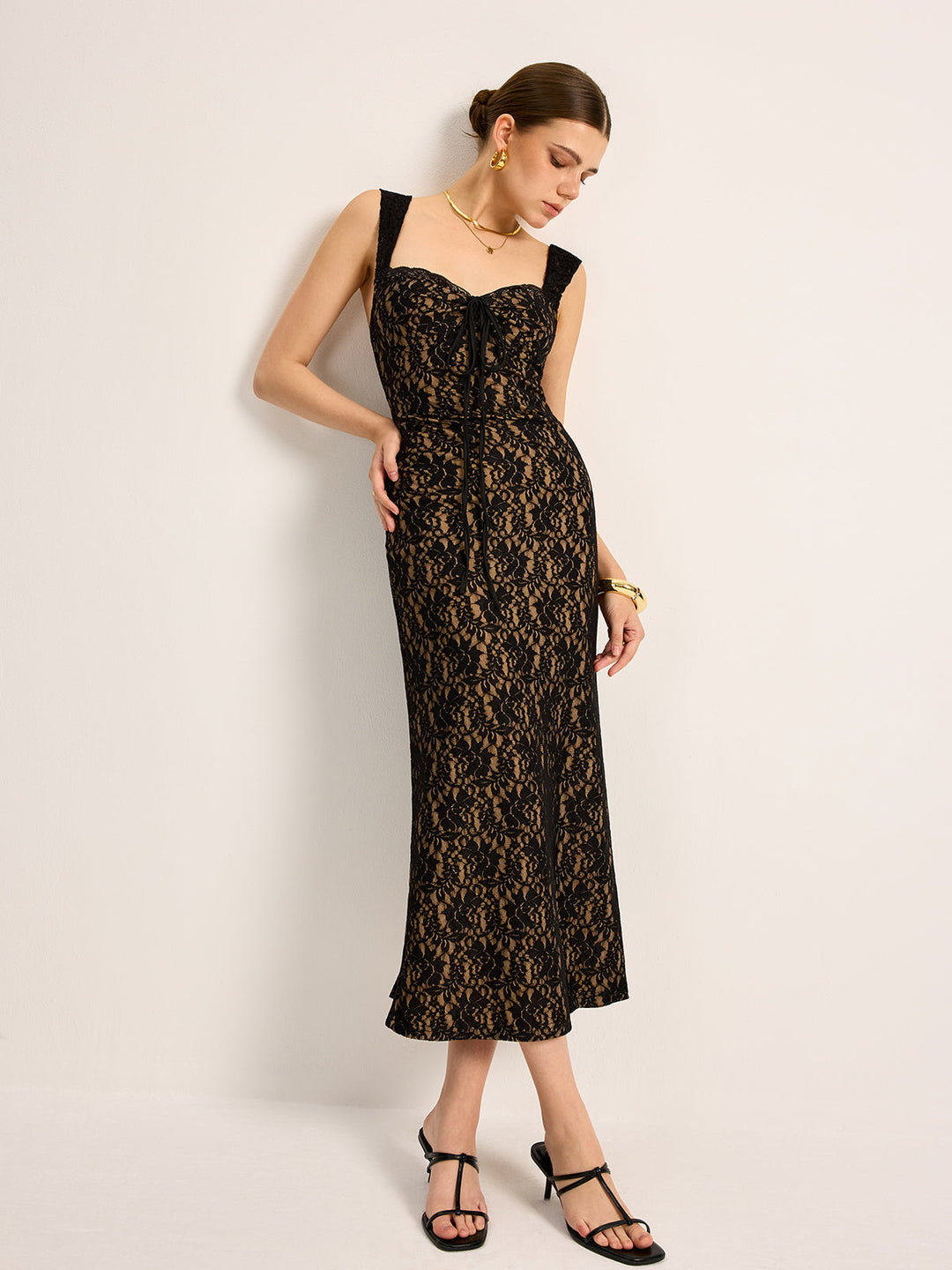 Dantel Ön Bağcıklı Kolsuz Elbise