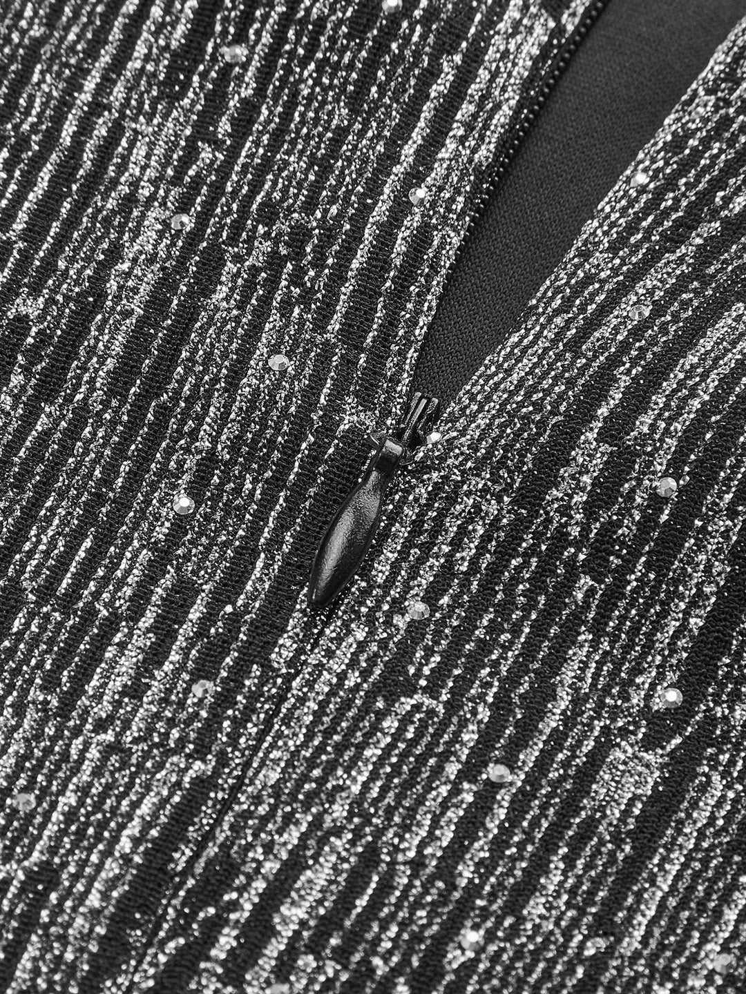 Halter Sırtı Açık Pileli Elbise