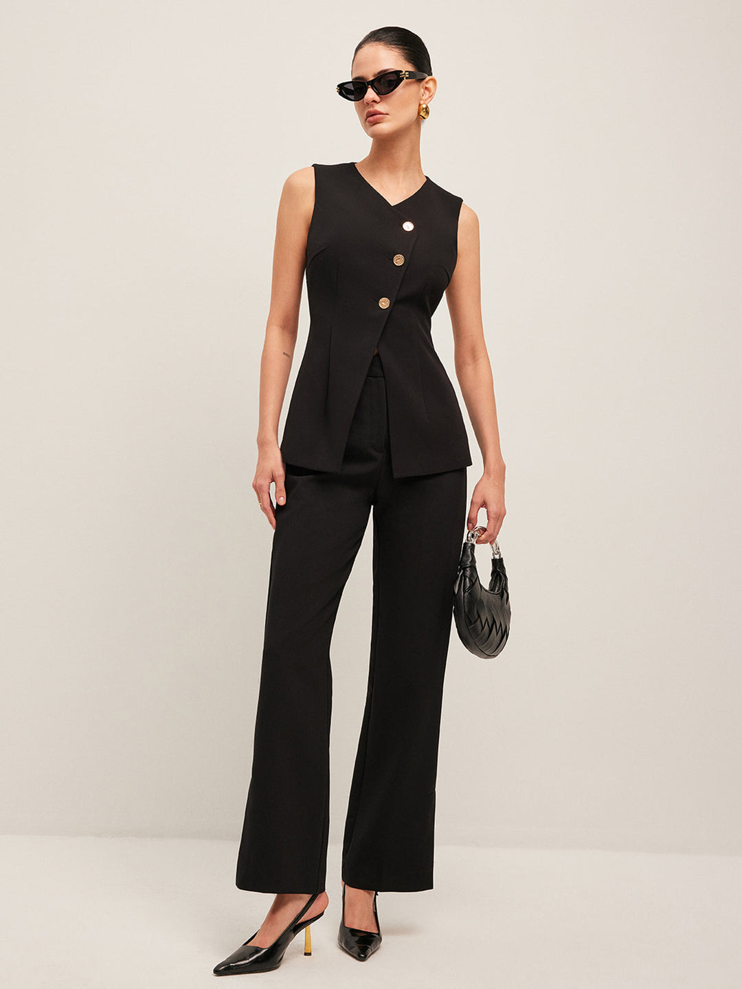 V Yaka Düğme Detaylı Yelek