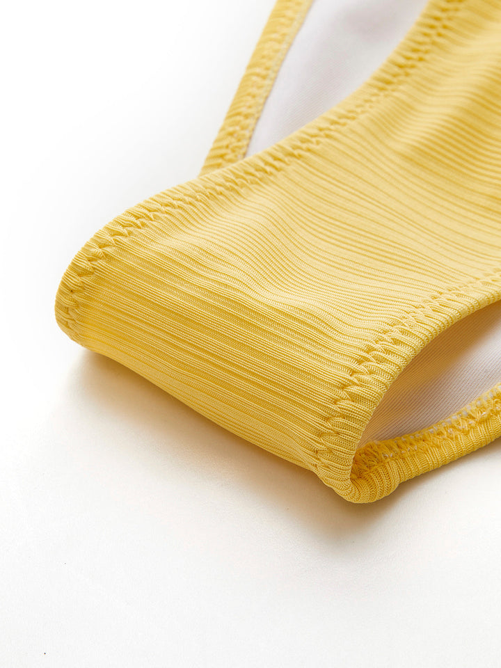 Dokulu Kepçe Yaka Bikini Takımı