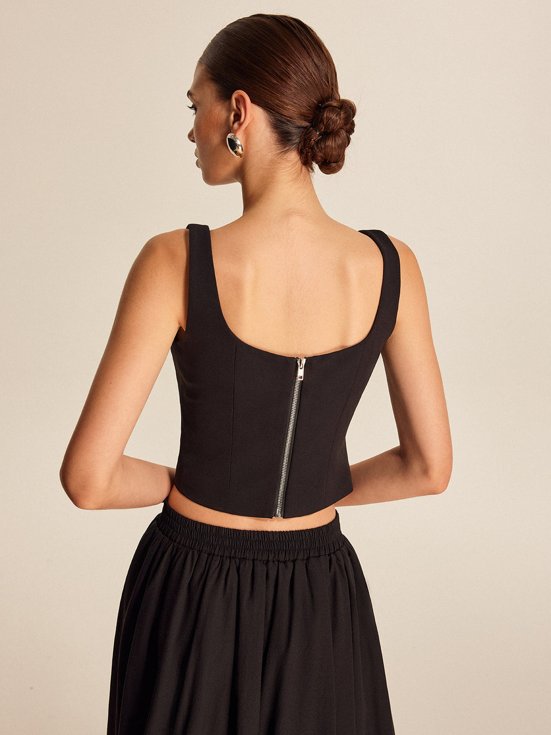 Çiçekli Kristal Sırt Fermuarlı Üst