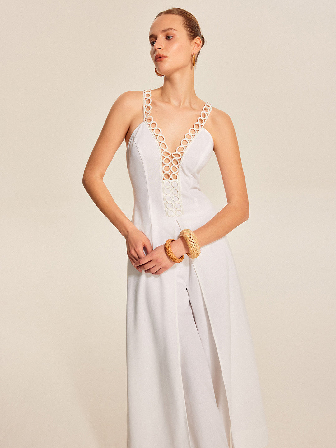 İçi Boş Bağcıklı V Yaka Üst