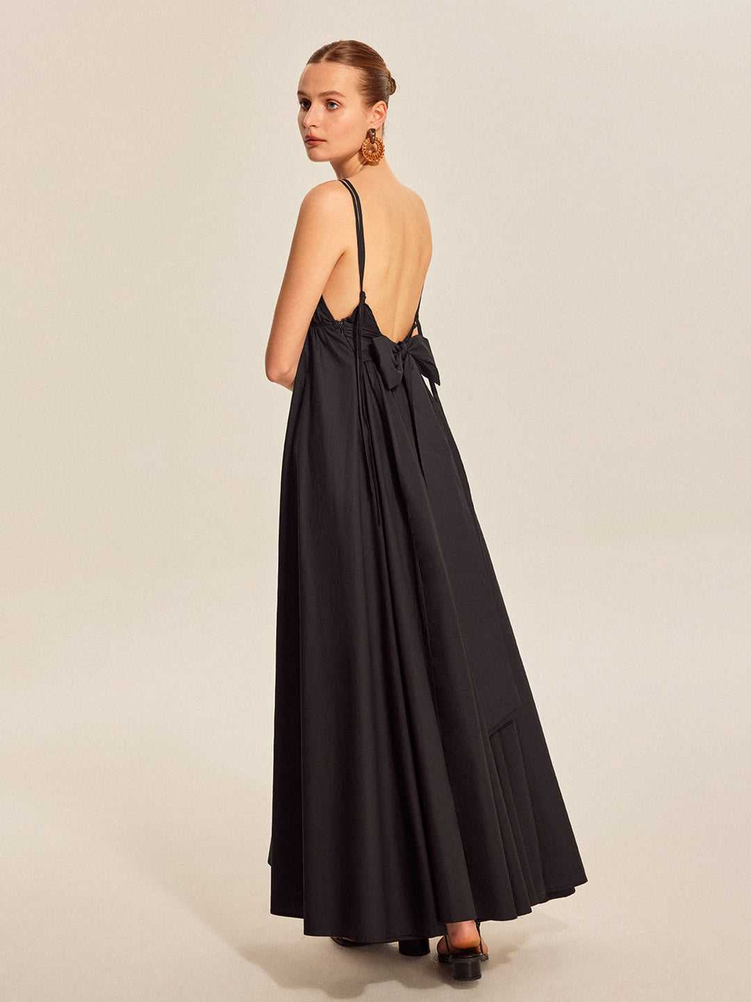 Çift Askılı V Yaka Askılı Elbise