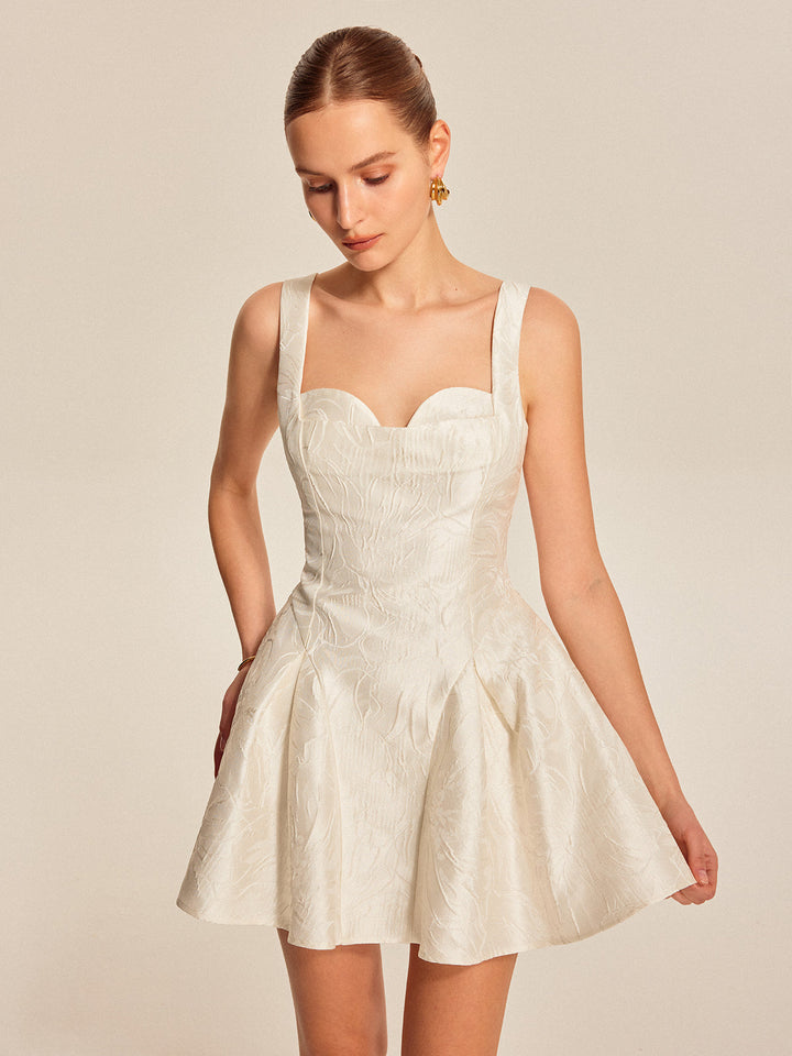 Kalp Yaka Kloş Elbise