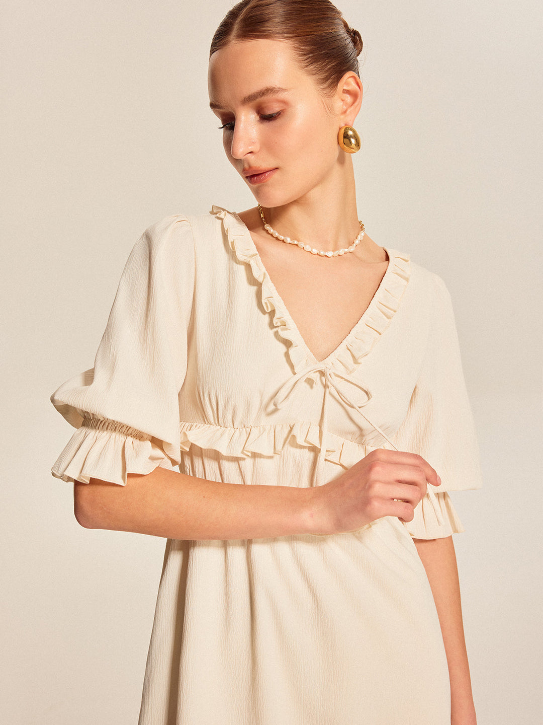 Volanlı Kenarlı Bağcıklı Elbise