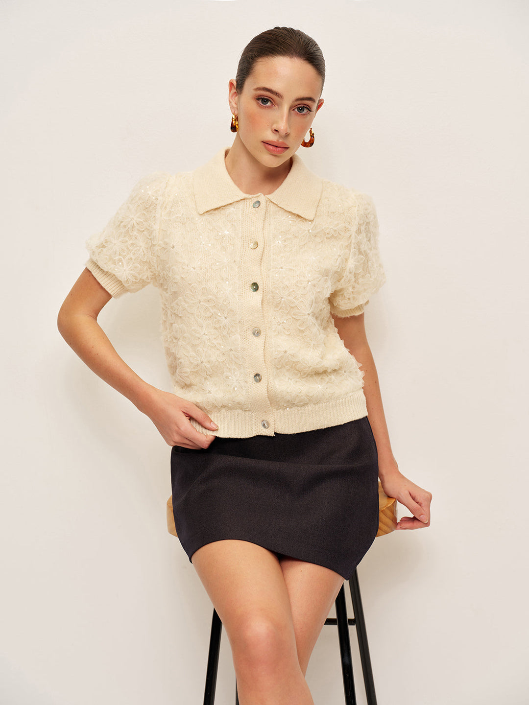 Payet İşlemeli Dantel Örgü Hırka