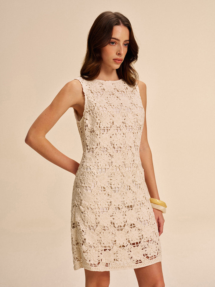 Dantelli Sırt Bağlamalı Kolsuz Elbise