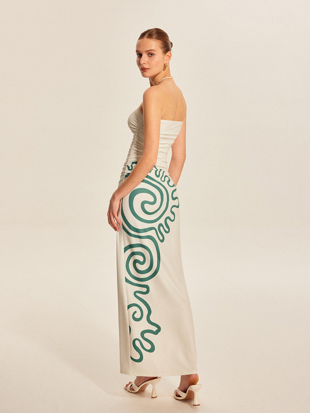 Straplez Büzgülü Baskılı Elbise