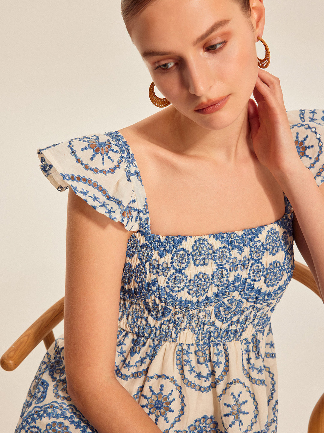 Yarı Şeffaf Boho Çiçekli Sırt Kesimli Elbise