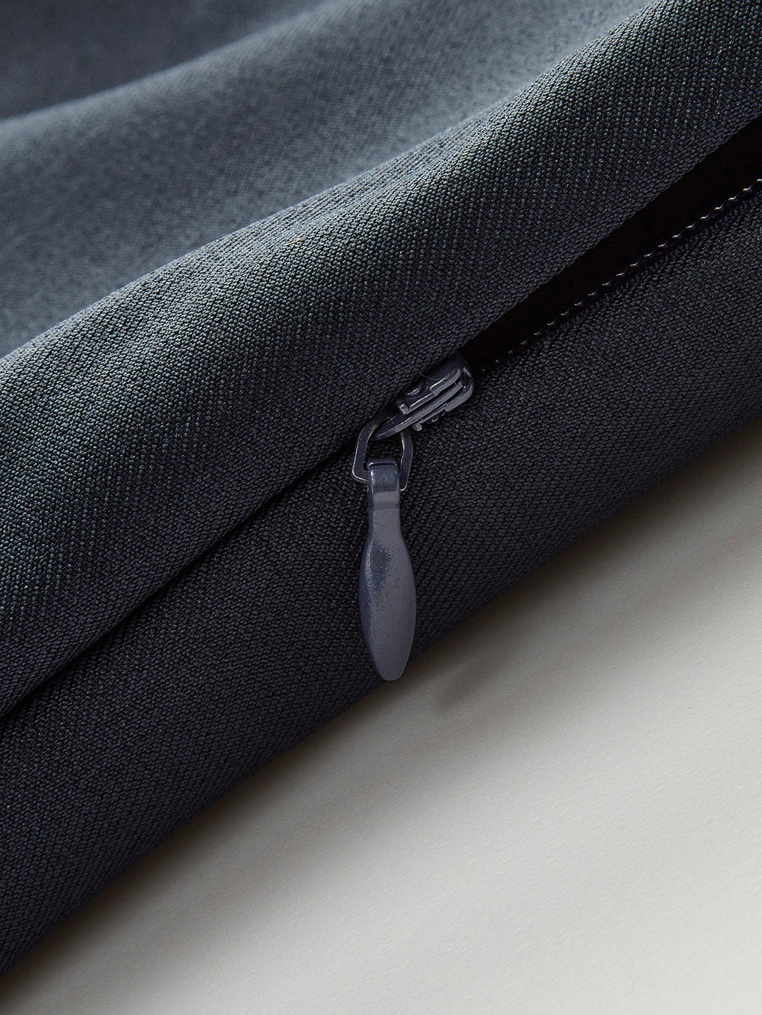 Geniş Yaka Detaylı Pileli Elbise