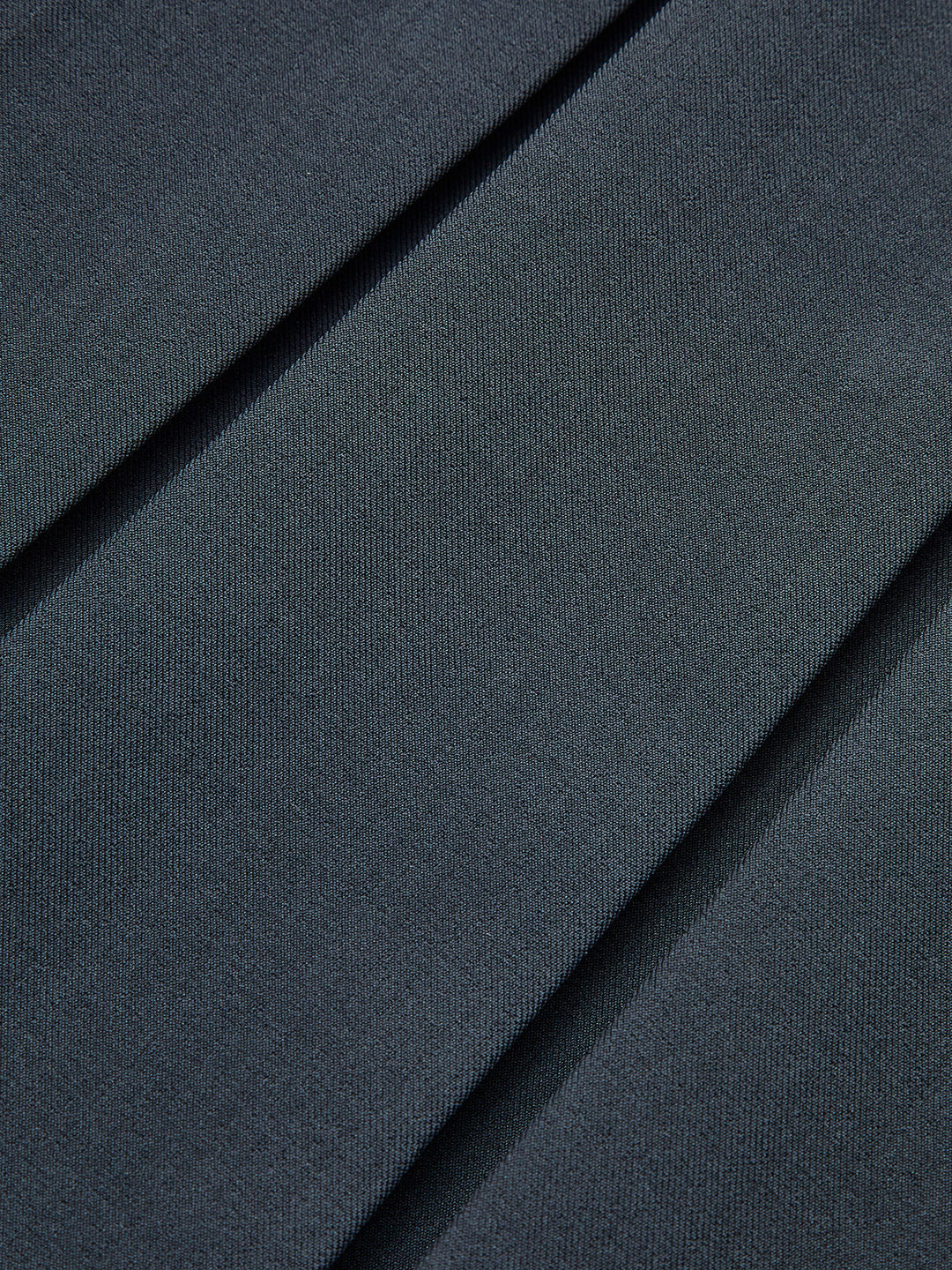 Geniş Yaka Detaylı Pileli Elbise