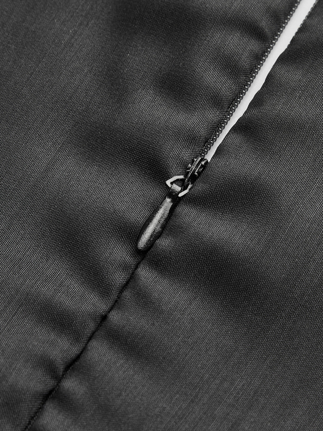 Çiçek Desenli Önden Bağcıklı Elbise