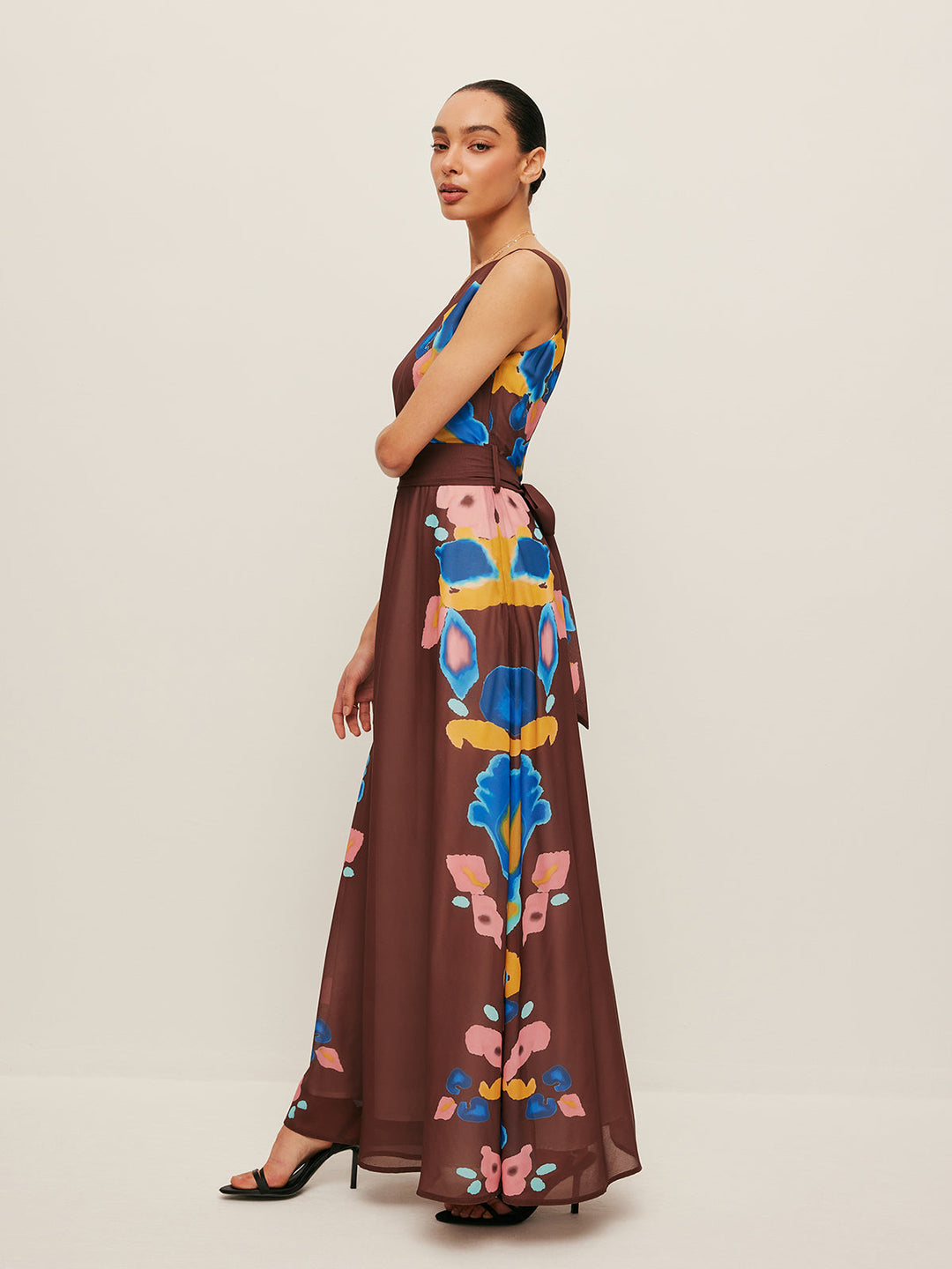 V-Sırt Fiyonk Detaylı Baskılı Elbise