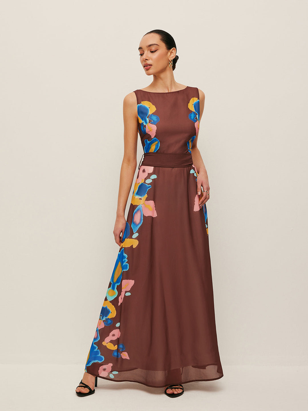 V-Sırt Fiyonk Detaylı Baskılı Elbise