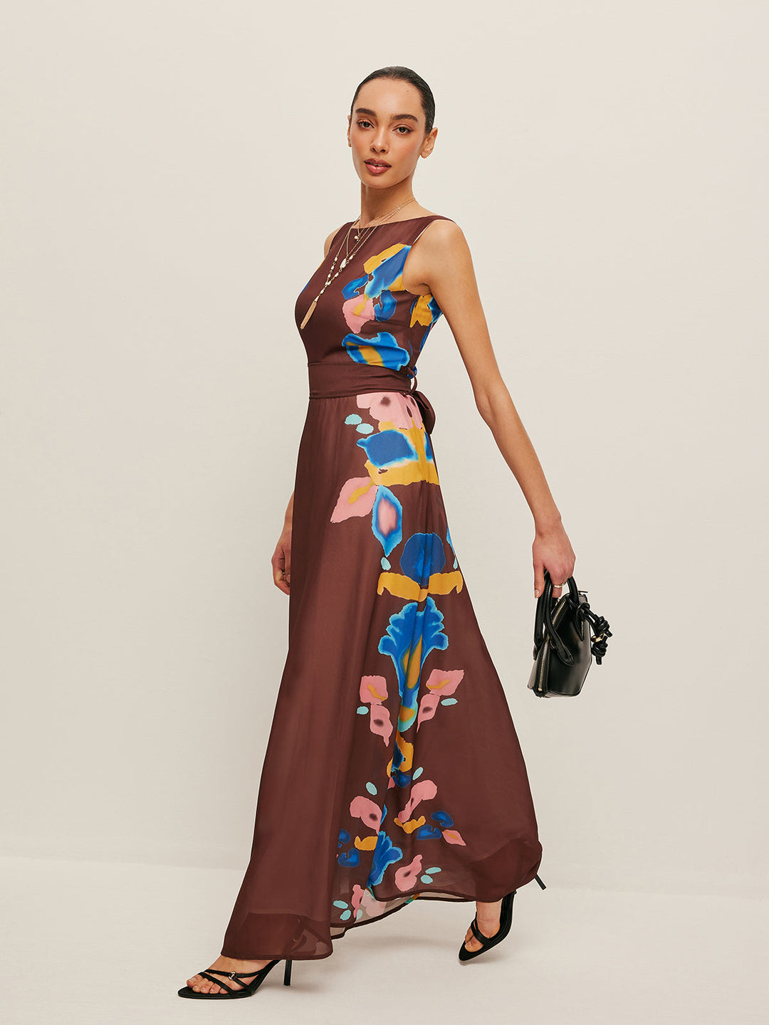 V-Sırt Fiyonk Detaylı Baskılı Elbise