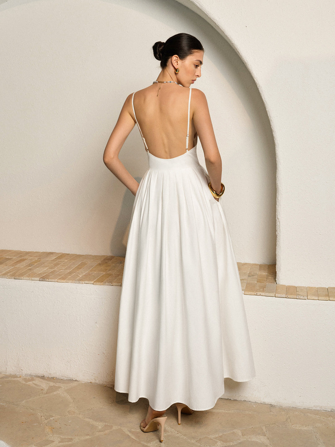 Sırtı Açık Spagetti Askılı Pileli Elbise