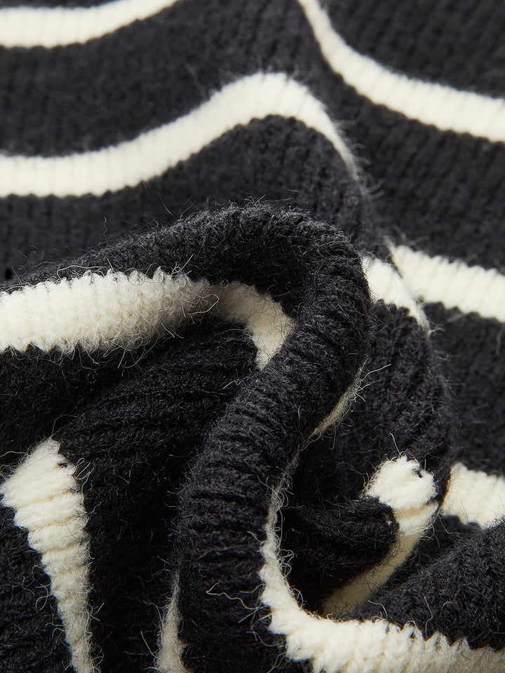 Sırtı Fiyonk Detaylı Çizgili Kazak Yelek