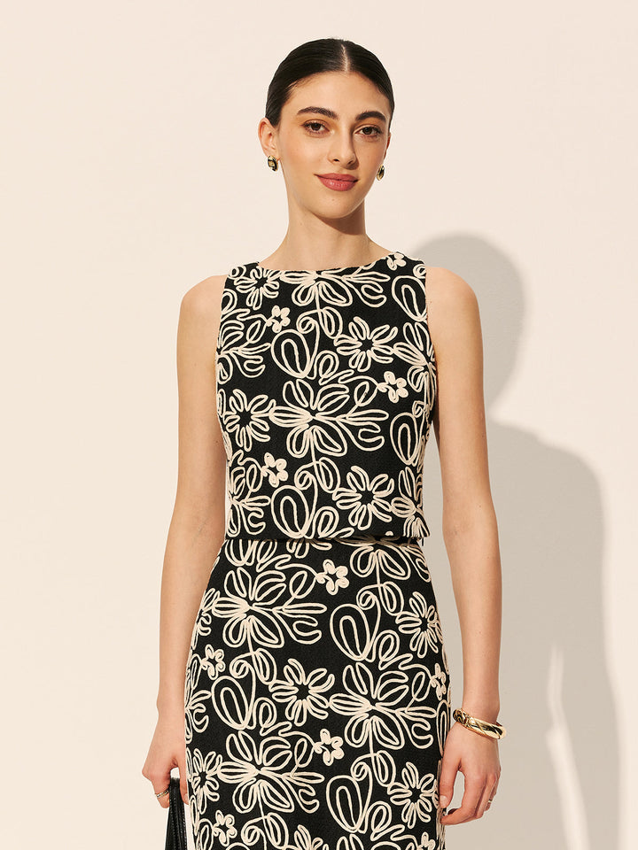 Anahtar Deliği Sırtlı Çiçek İşlemeli Kısa Üst