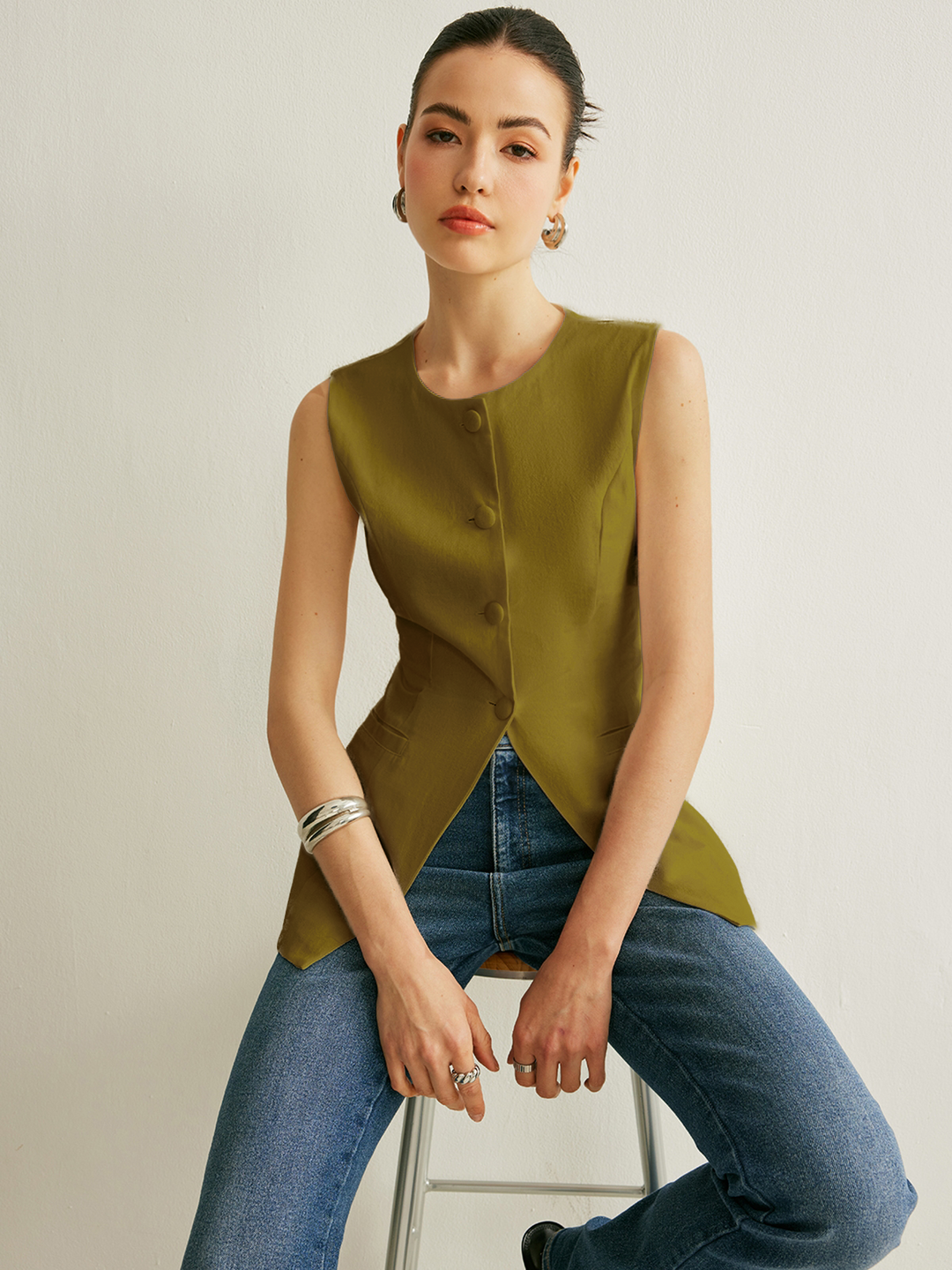 Düğme Detaylı Kolsuz Yelek