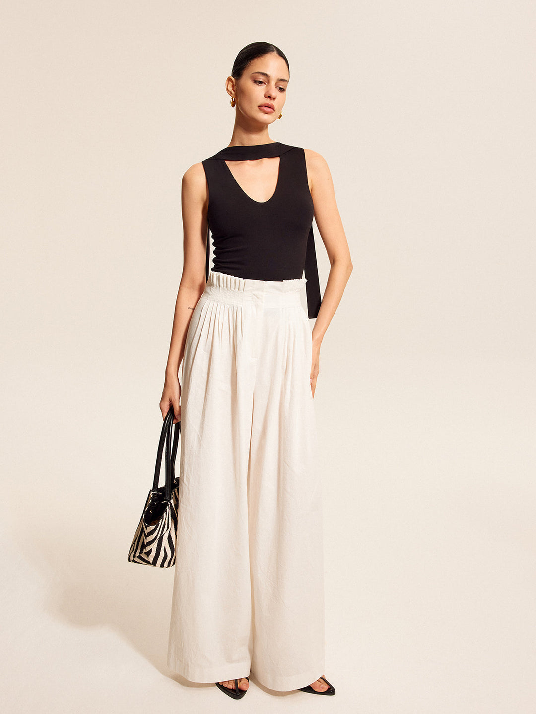 V Yakalı Üst Ve Eşarp Tarzı Boyun Bağı