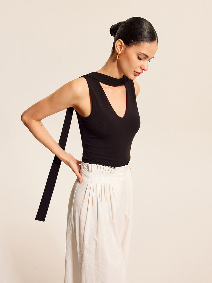 V Yakalı Üst Ve Eşarp Tarzı Boyun Bağı