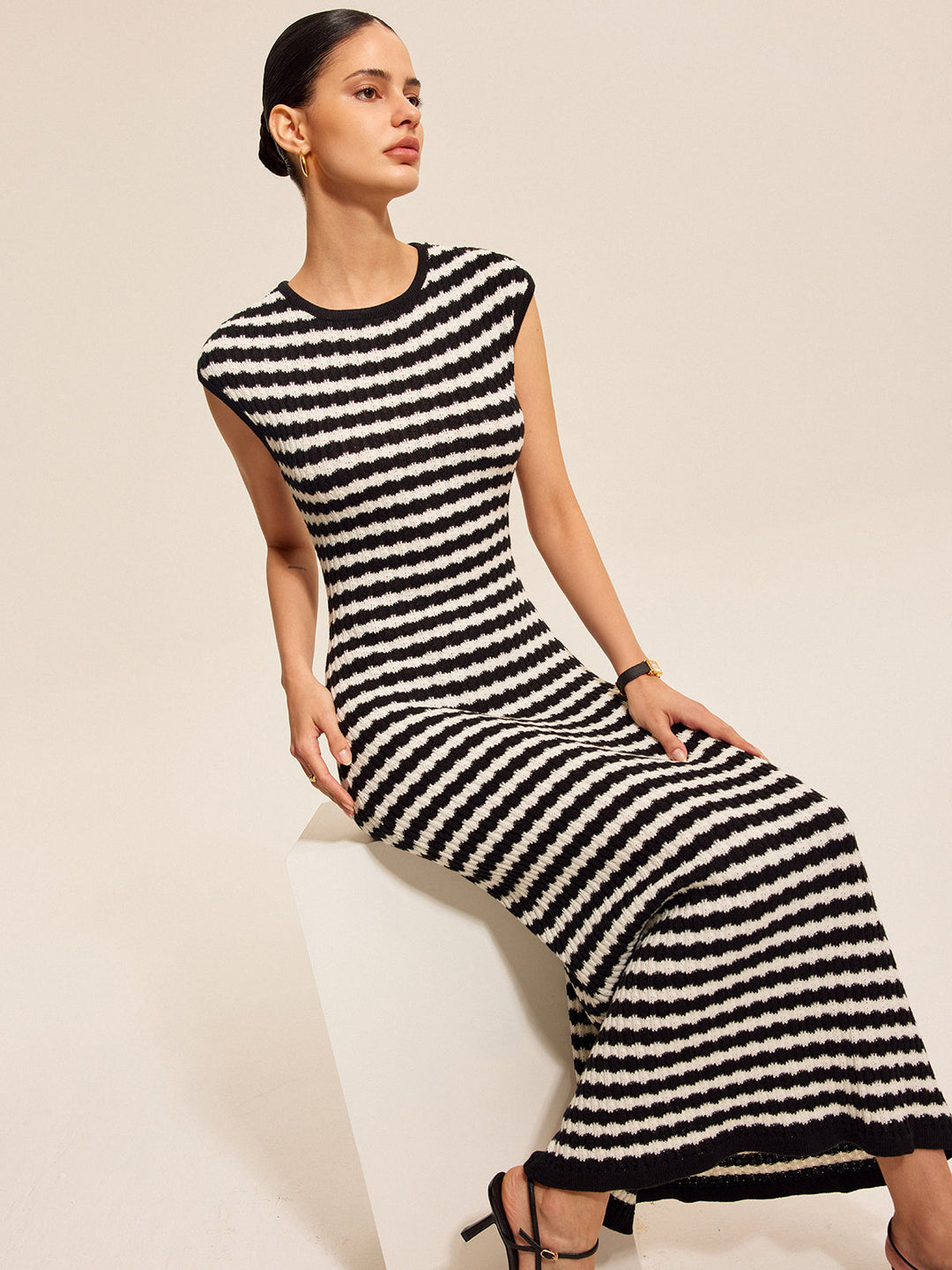 Çizgili Kısa Kollu Örgü Elbise