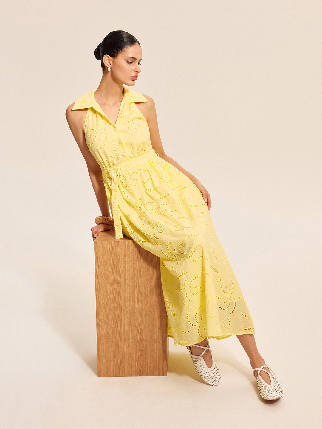 Pamuklu Kuşaklı İşlemeli Elbise