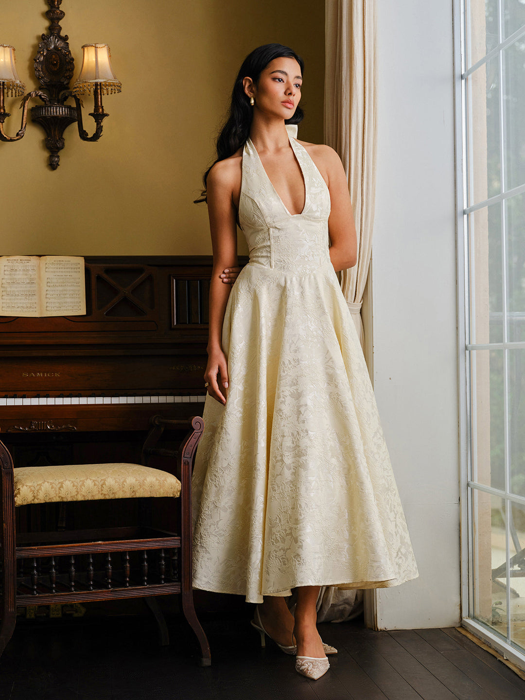 Vintage Halter Bağcıklı Sırt Elbisesi