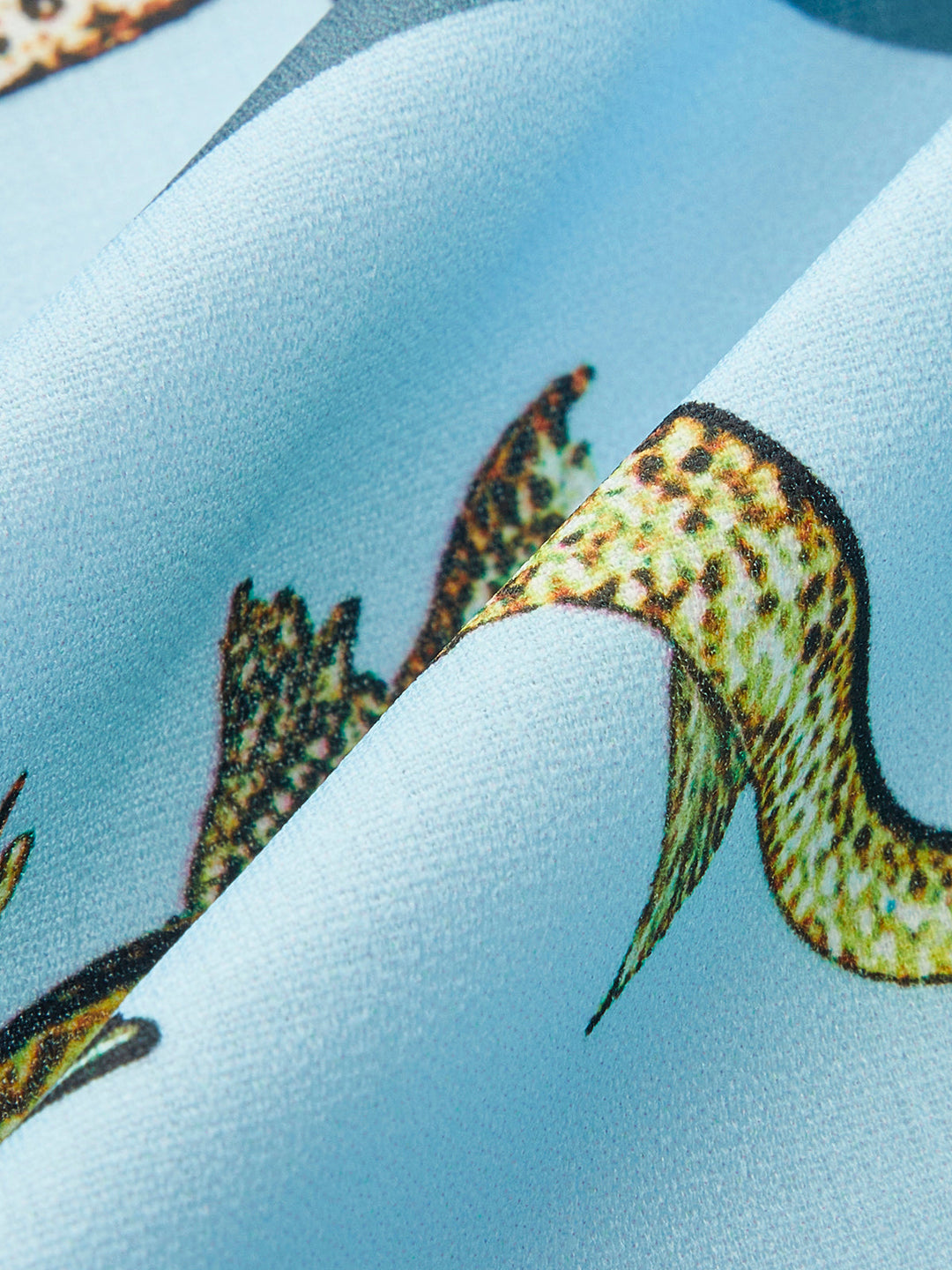 Düğmeli Yaka Su Desenli Gömlek Kemerli