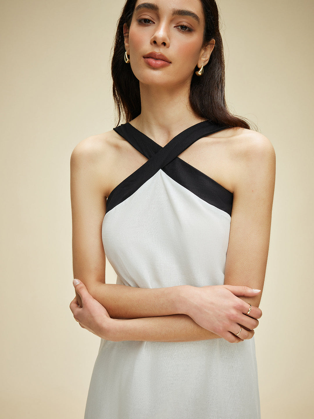 Yarı Şeffaf Pamuk Ve Keten Sırtı Açık Askılı Elbise