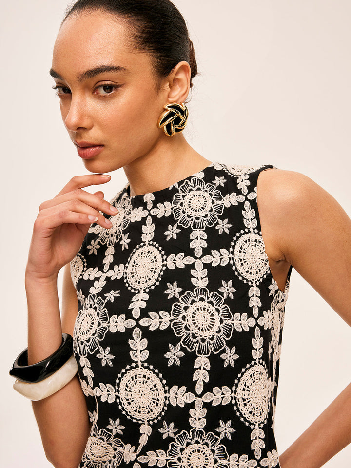 İşlemeli Pamuklu Kolsuz Elbise